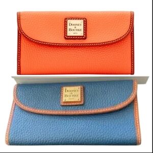 🌷Dooney & Bourke Vibrant Orange & Blue Wallet